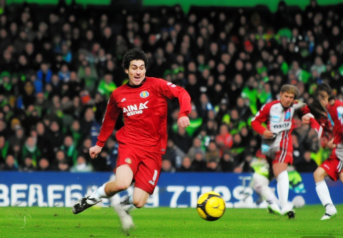 2008年曼彻斯特德比：激情碰撞与战术对决回顾(图4)